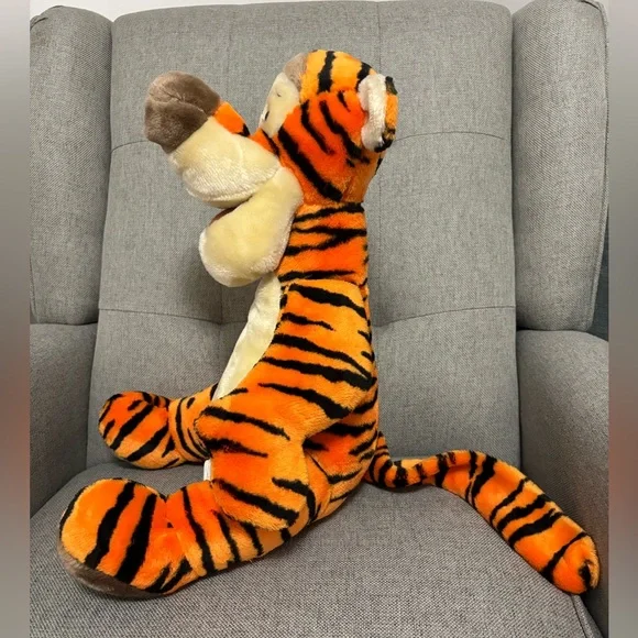 Vintage Walt Disneyworld Disney Tigger Plush 15' - Picture 3 of 7